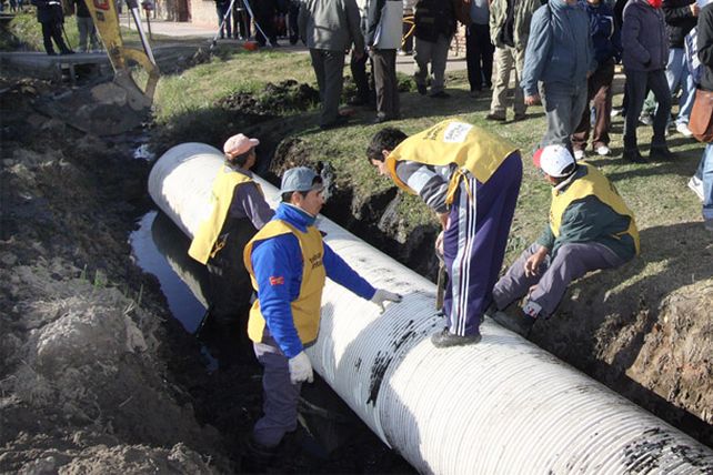 Santa Rosa de Lima: avanzan las obras de arreglo de calles, desagües y cloacas