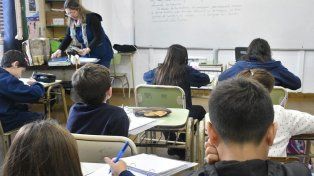 Más de 66.000 docentes, directivos, secretarios, preceptores y asistentes escolares cobran el incentivo mensual de marzo
