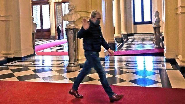 Tras las renuncias, el Presidente se reúne con sus ministros