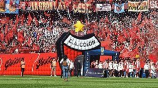 Colón estrenó su estrella en el Clásico y armó un video que enamoró a sus fanáticos.