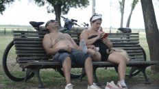 Los médicos recomiendan moderar el ejercicio físico en las horas más calurosas del día. Los médicos recomiendan moderar el ejercicio físico en las horas más calurosas del día.