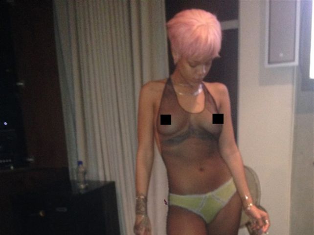 Las fotos prohibidas de Rihanna, Kim Kardashian y Kaley Cuoco