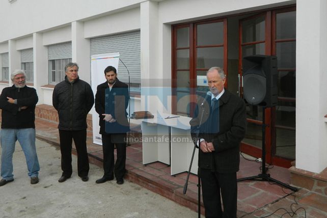 Funciona en Santa Fe el primer Taller de Revisión Técnica Obligatoria móvil