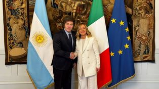 Javier Milei junto a la Presidente del Consejo de Ministros de la República Italiana, Giorgia Meloni, en el Palazzo Chigi.