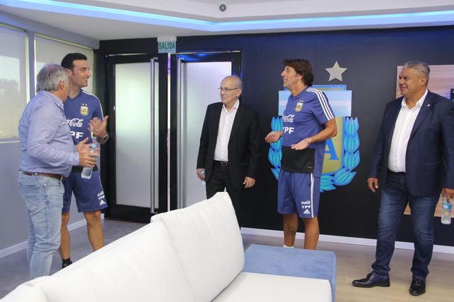 Sabella y Gugnali, junto a Tapia y Scaloni