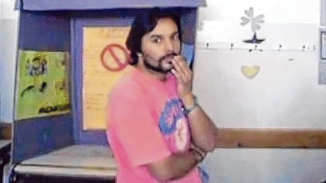 El profesor Carlos Fuentealba en un salón de clases