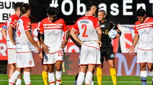 La última imagen de Estudiantes. Golpeados, goleados por Argentinos Juniors. Está en el peor momento.
