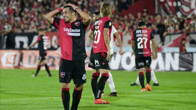 El lamento de Panchito González es el de todo Newells. El equipo de Larriera tuvo un flojo desempeño en el 0 a 0 con Platense en el Coloso.