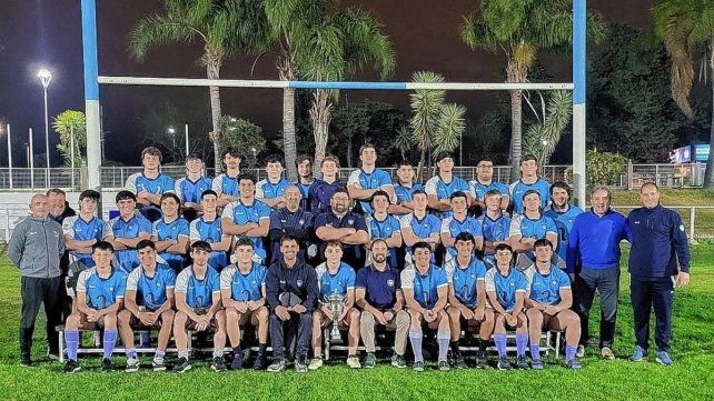 El plantel de Rowing que se consagró campeón en Menores de 19 años.