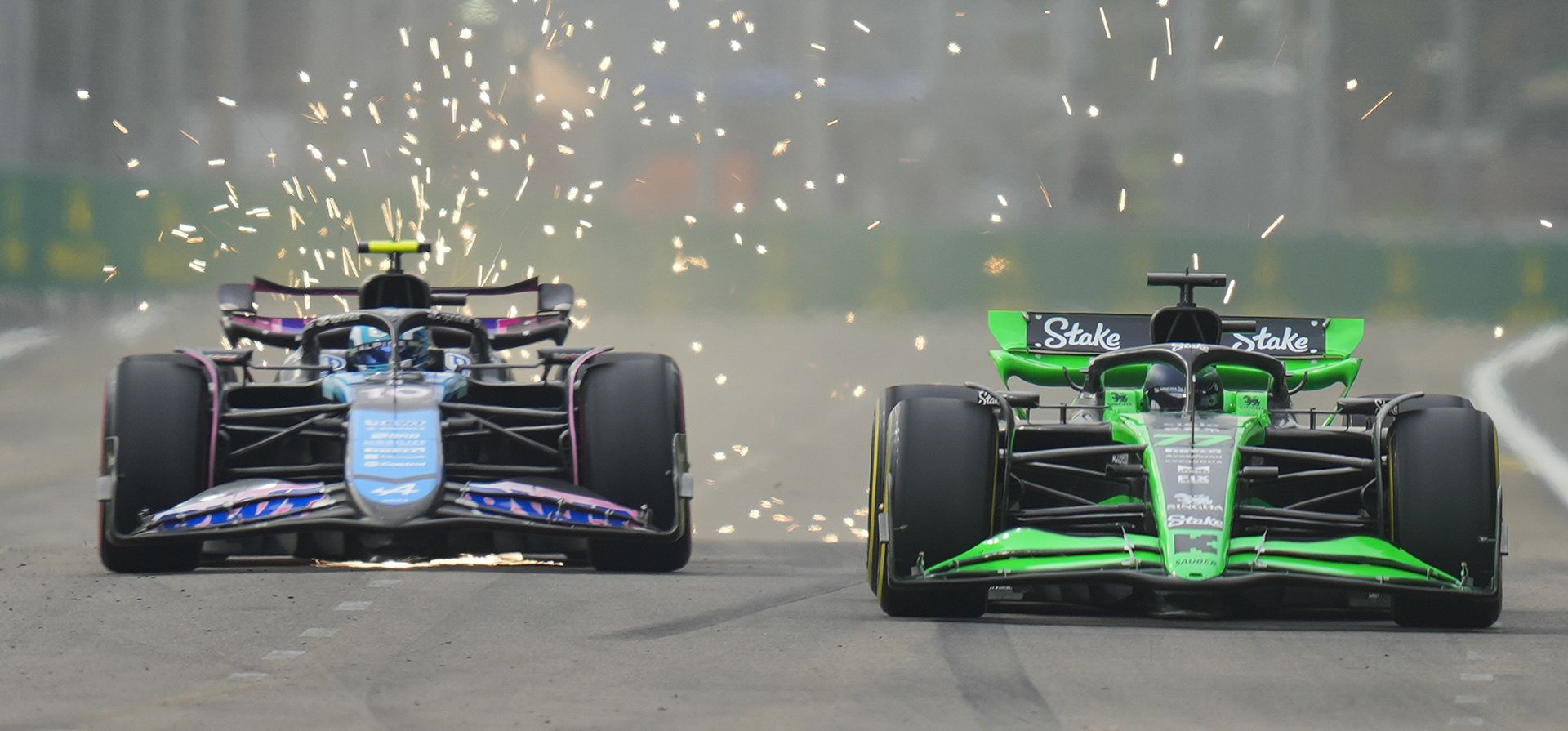 El piloto de Alpine Pierre Gasly de Francia, a la izquierda, y el piloto de Kick Sauber Valtteri Bottas de Finlandia durante la primera sesión de prácticas del Gran Premio de Fórmula Uno de Singapur en el circuito callejero de Marina Bay, en Singapur, el viernes 20 de septiembre de 2024. (Foto AP/Vincent Thian) El piloto de Alpine Pierre Gasly de Francia, a la izquierda, y el piloto de Kick Sauber Valtteri Bottas de Finlandia durante la primera sesión de prácticas del Gran Premio de Fórmula Uno de Singapur en el circuito callejero de Marina Bay, en Singapur, el viernes 20 de septiembre de 2024. (Foto AP/Vincent Thian)