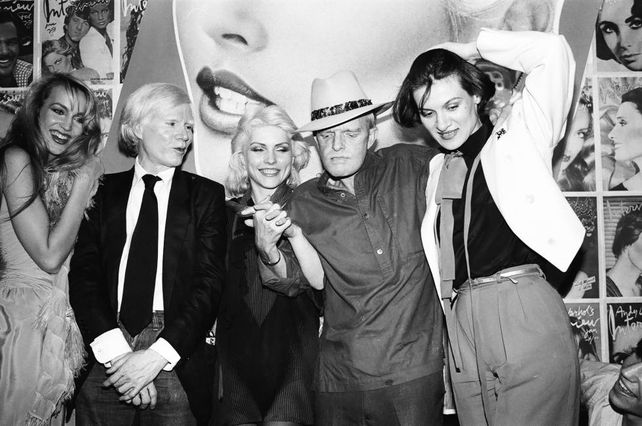 Un día como hoy, Andy Warhol cumpliría 93 años: la vida de un influencer de época