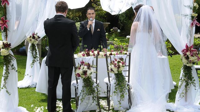 Quiso darle una sorpresa al novio en su boda y se mató antes de llegar al altar