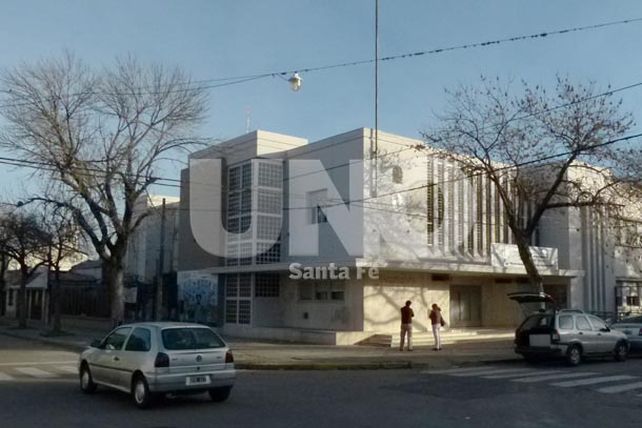 Agredieron con trompadas a una maestra de la Escuela Avellaneda