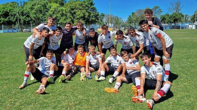 El festejo de la cuarta división de Patronato en suelo rafaelino.