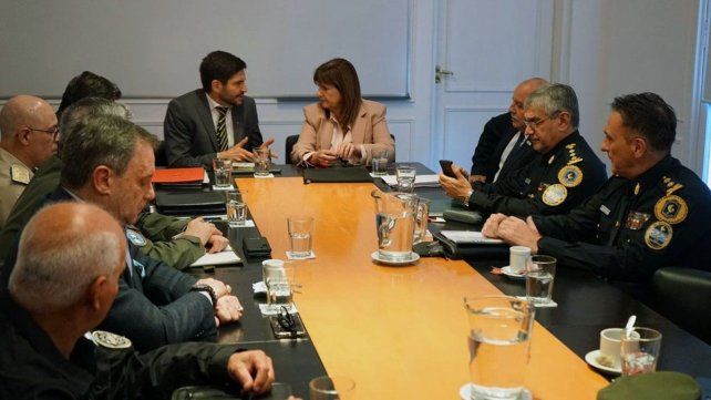El gobernador Maximiliano Pullaro y la ministra de Seguridad nacional El gobernador Maximiliano Pullaro y la ministra de Seguridad nacional
