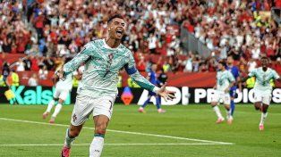 Con un gol de Ronaldo, Portugal venció a Croacia y se metió en octavos de final.