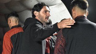 Colotto juega al anticipo y gestiona para reforzar a Colón en el segundo semestre