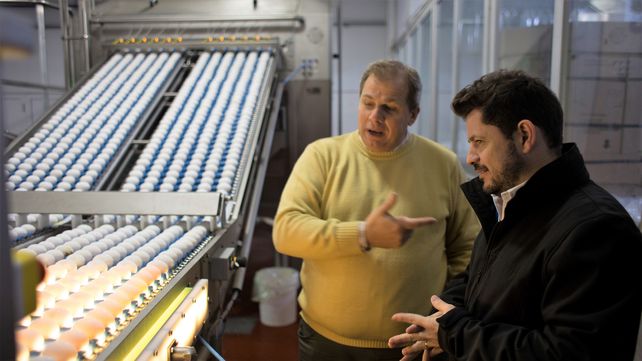 Marcos Castelló junto a Marcelo Perassi representante del grupo Compañía Avícola SA.