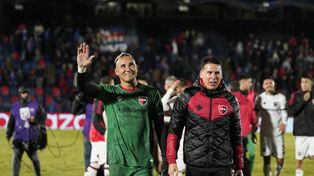 Keylor tiene todas las características y los recursos de un arquero de elite, de un auténtico fuera de serie. Newells lo disfruta.