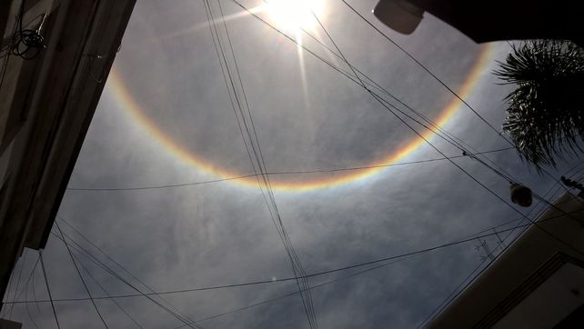 Un fenómeno extraño alrededor del sol que sorprendió a los santafesinos