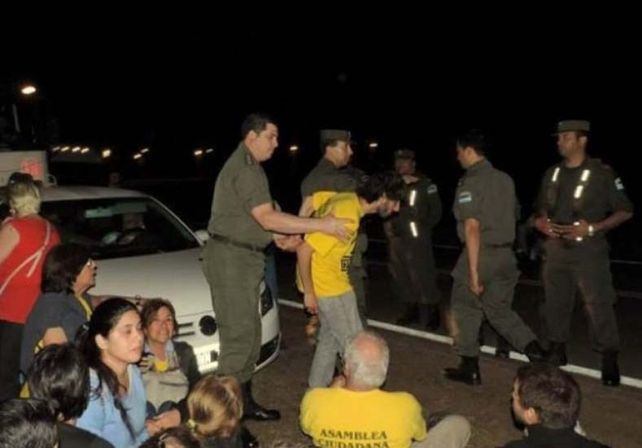 En la madrugada del 3 de agosto Gendarmería desalojó la ruta 015 en forma violenta.