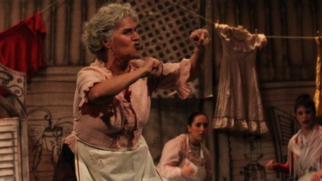 Catalinas Sur presenta en Paraná la obra de teatro Venimos de muy Lejos