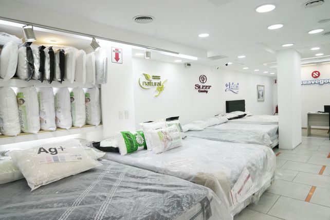 Colchonería Aguamarina destaca por la amplia oferta de marcas en colchones y artículos de blanco.
