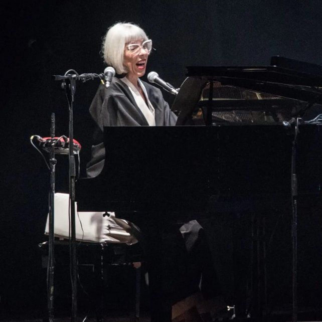 La artista rosarina Silvina Gandini dará un nuevo concierto de su disco-libro Tierra relevé y presentará nuevas canciones