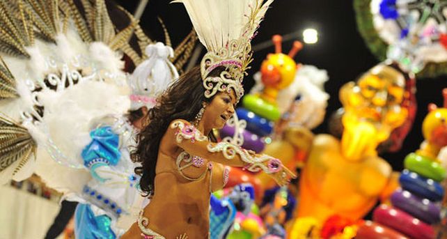 Comenz&oacute; el carnaval de Gualeguaych&uacute; con m&aacute;s de 25 mil pesonas en el cors&oacute;dromo