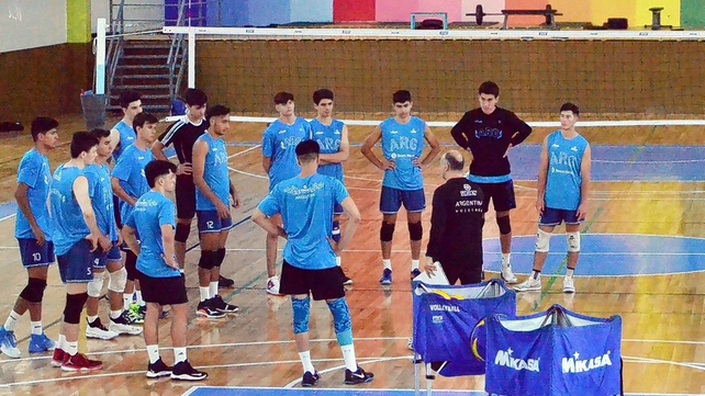 Intensos trabajos llevan adelante la selección Menor de Vóley en la ciudad de General Rodríguez.