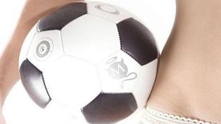 ¿Los hombres prefieren las mujeres o el fútbol?