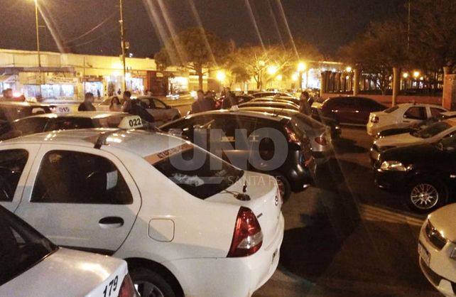 En el día clave de la Cumbre, taxistas y remiseros cortarán el tránsito