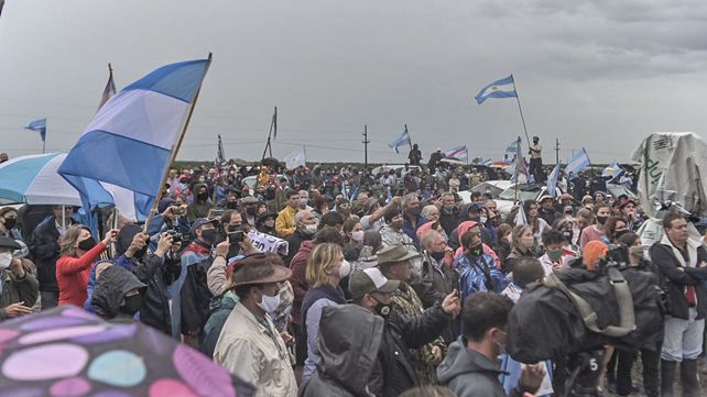 Causa Etchevehere: banderazo a favor de los hermanos y madre