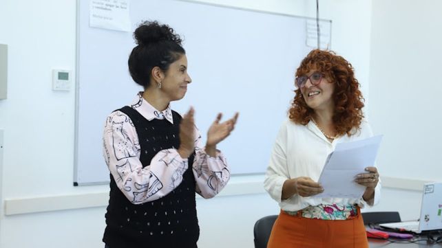 Liz Mondaini se recibió de licenciada en comunicación social de la UNR.