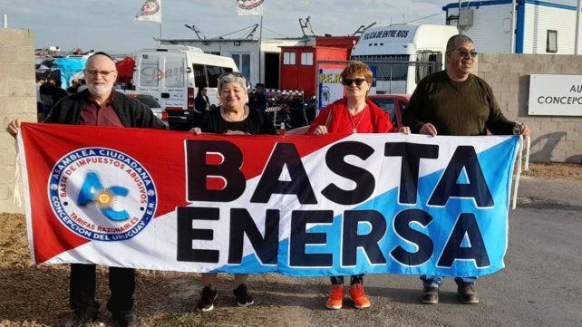 Vecinos de La Histórica se manifestaron contra la tarifa eléctrica.