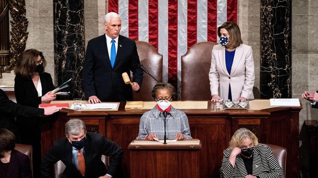 El Congreso de EE.U.U certifica finalmente la victoria electoral de Biden.
