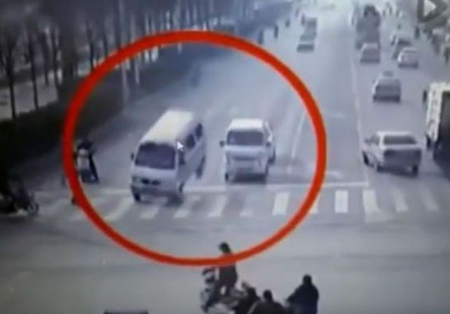 El misterio de los coches que levitan repentinamente en China