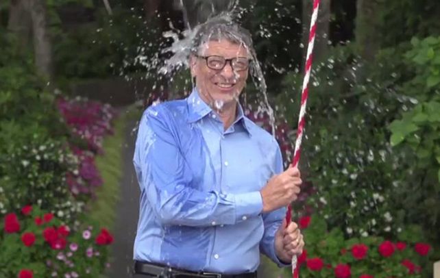 Bill Gates también se adhirió a la campaña para la cura de la esclerosis lateral amiotrófica.