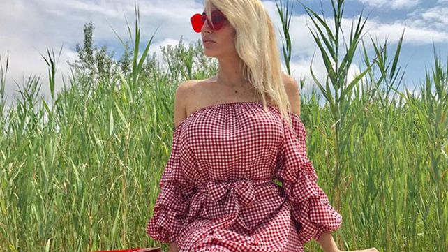 Subió una foto en hilo dental pero se olvidó de este detalle