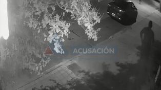 Una imagen del video difundido en el cual se ve al gendarme tras cometer el crimen.