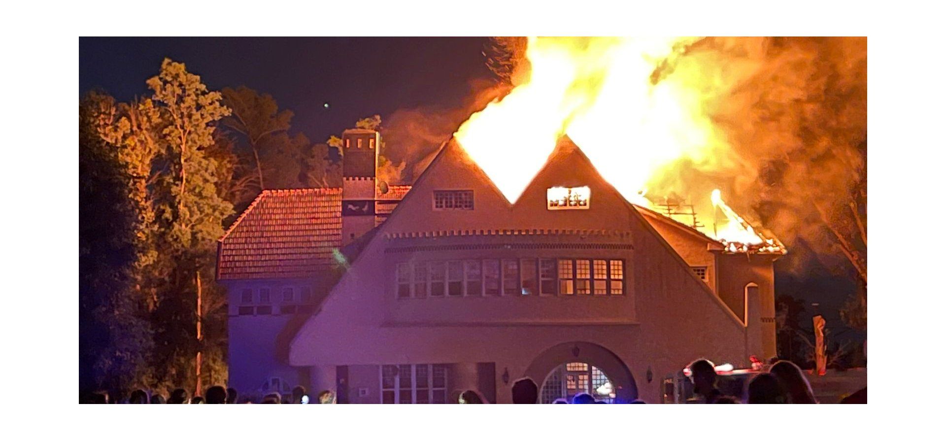 Impresionante incendio en el club house del barrio privado Kentucky