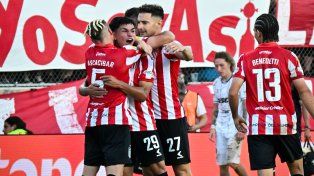 Estudiantes festejó en San Nicolás gracias a los tantos de Lucas Alario.