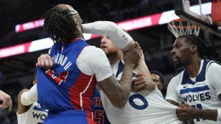 Minnesota Timberwolves y Detroit Pistons protagonizaron una brutal pelea en la NBA.