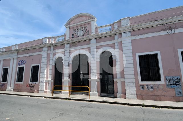 Los ladrones ingresaron al edificio escolar ubicado en 9 de Julio y Moreno