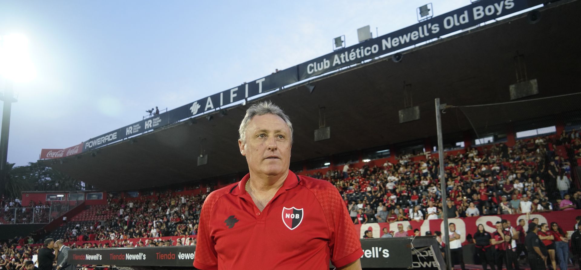En Newells, Lunari muestra mucho más que condiciones de piloto de tormenta