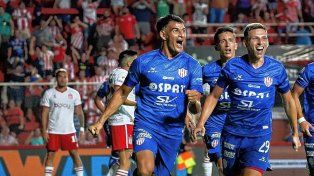Unión cambia en defensa: Oscar Piris reemplazará a Franco Calderón