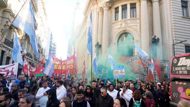 En la esquina de Corrientes y Córdoba se encontraban referentes de Asociación de Trabajadores del Estado (ATE) Rosario