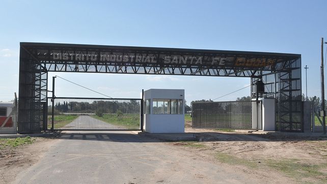 Un grupo de chicos dañó y sustrajo elementos de vehículos en Los Polígonos