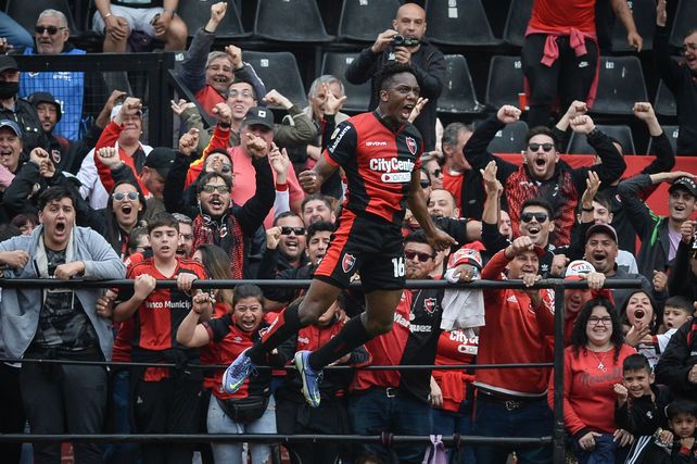 Newells venció a Gimnasia y lo bajó de la punta en Rosario