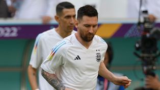 Todos de pie: Lionel Messi arranca ante Arabia Saudita el último Mundial